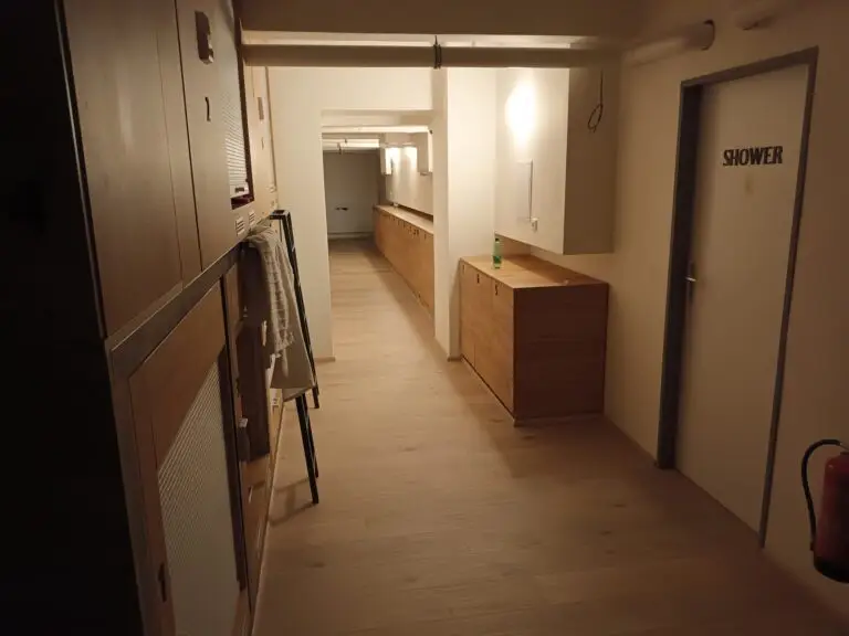 [:en]Capsule hotel corridor.[:]