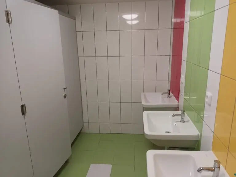 [:en]Capsule hotel's bathroom.[:]