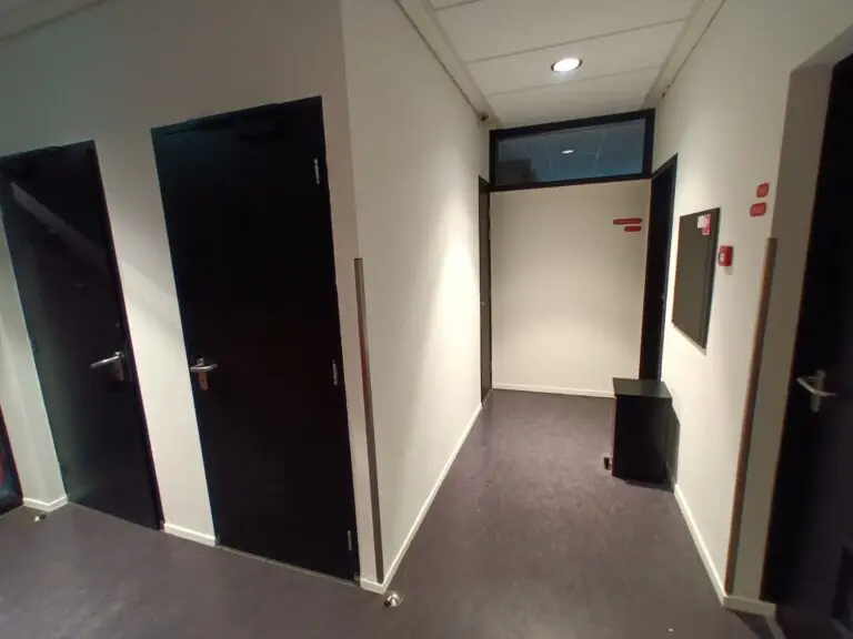 [:en]Capsule hotel corridor.[:]