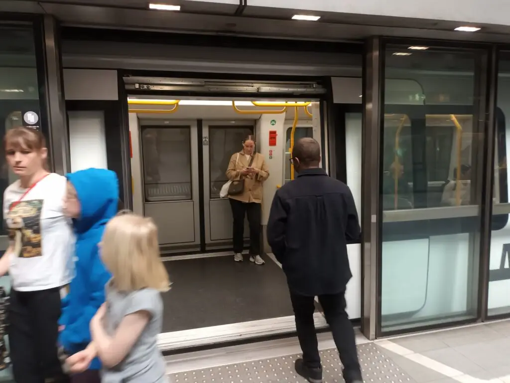 [:en]People on the Copenhagen metro.[:]