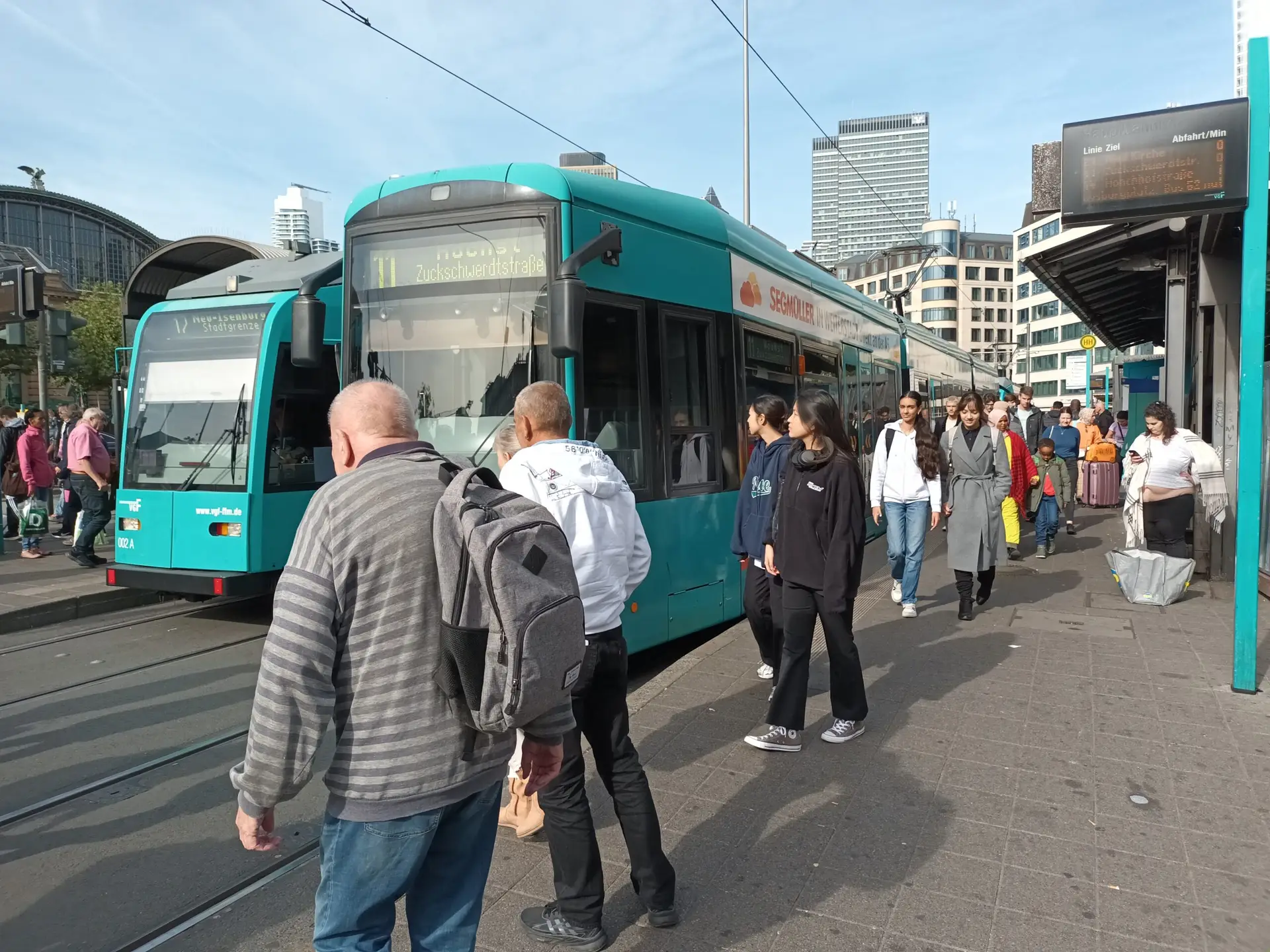 [:en]Tram in Francfurt am Main. People.[:]