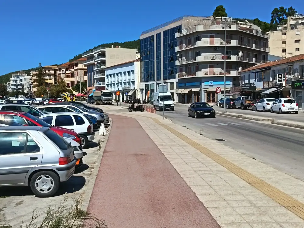 Igoumenitsa's seaside street
