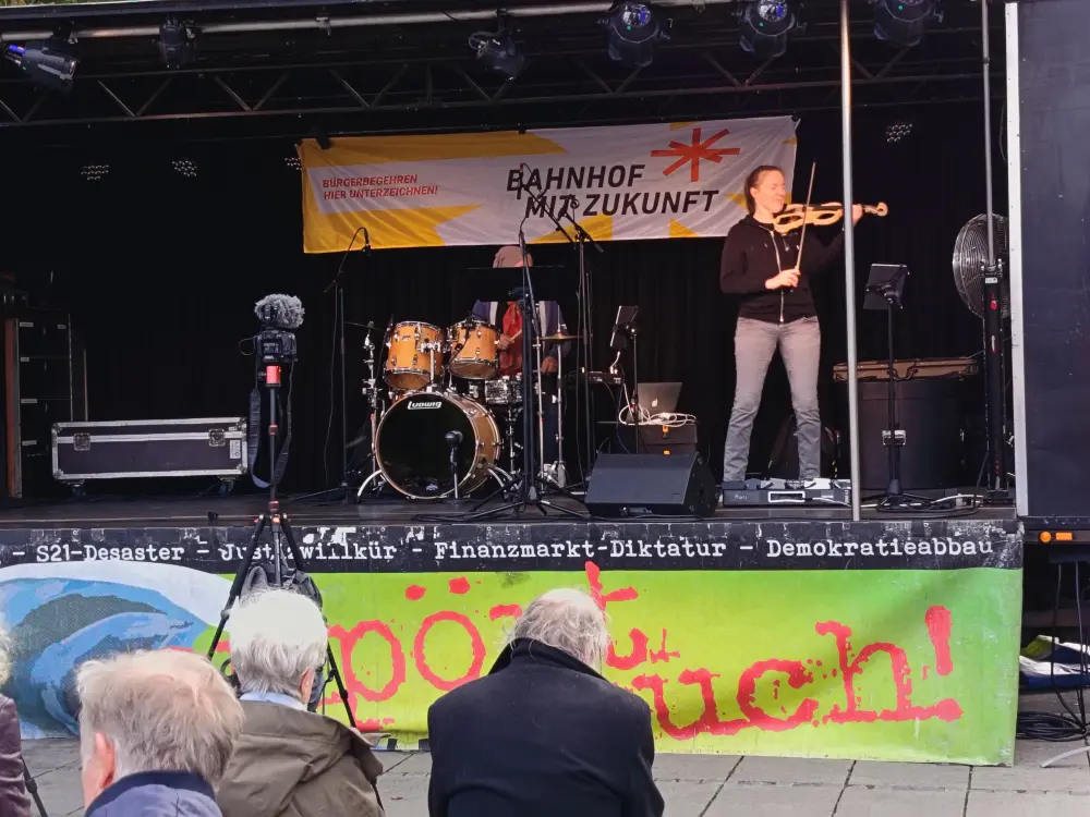Public event opposing the Stuttgart subway reform.