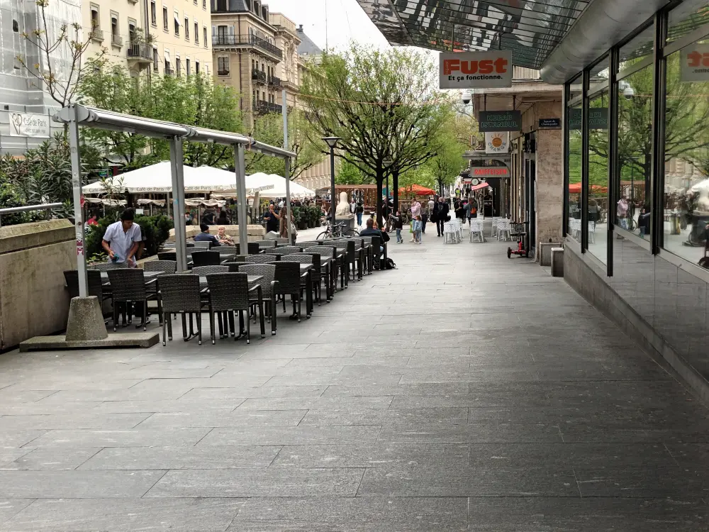 Street restaurant in Geneva