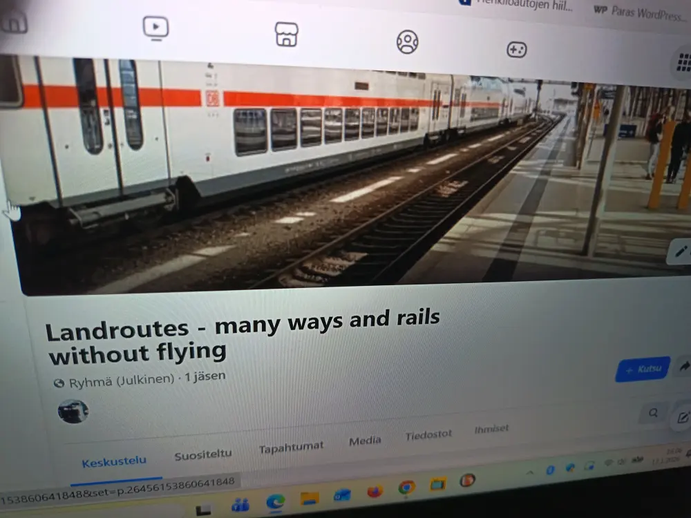 Photo from a Facebook page. The picture shows a train.