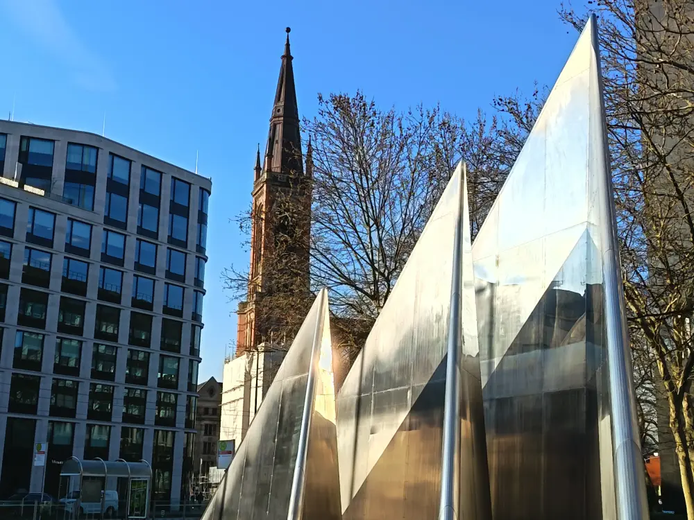 Art and a church in Düsseldorf.