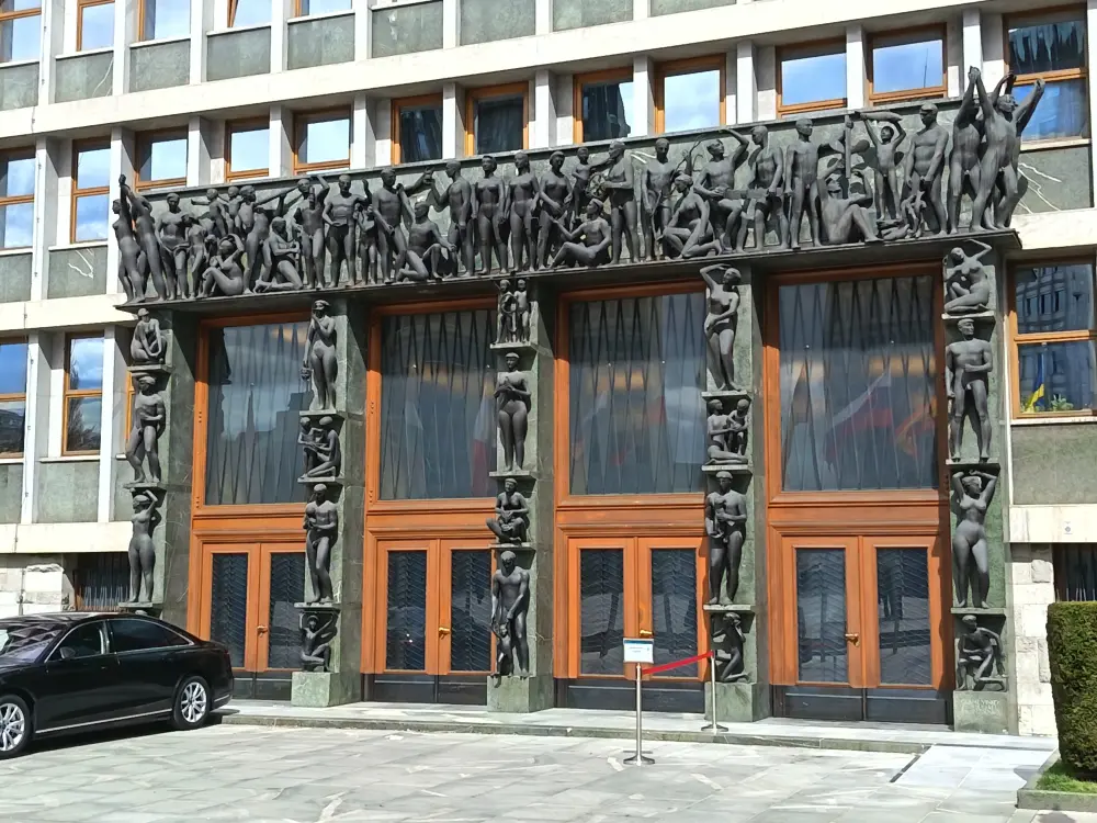 A particularly artistic entrance in Ljubljana.