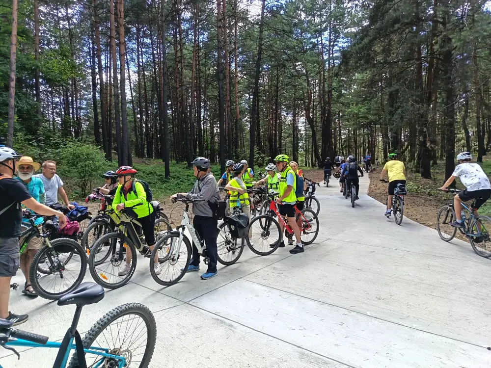 A group of cyclists on a break.