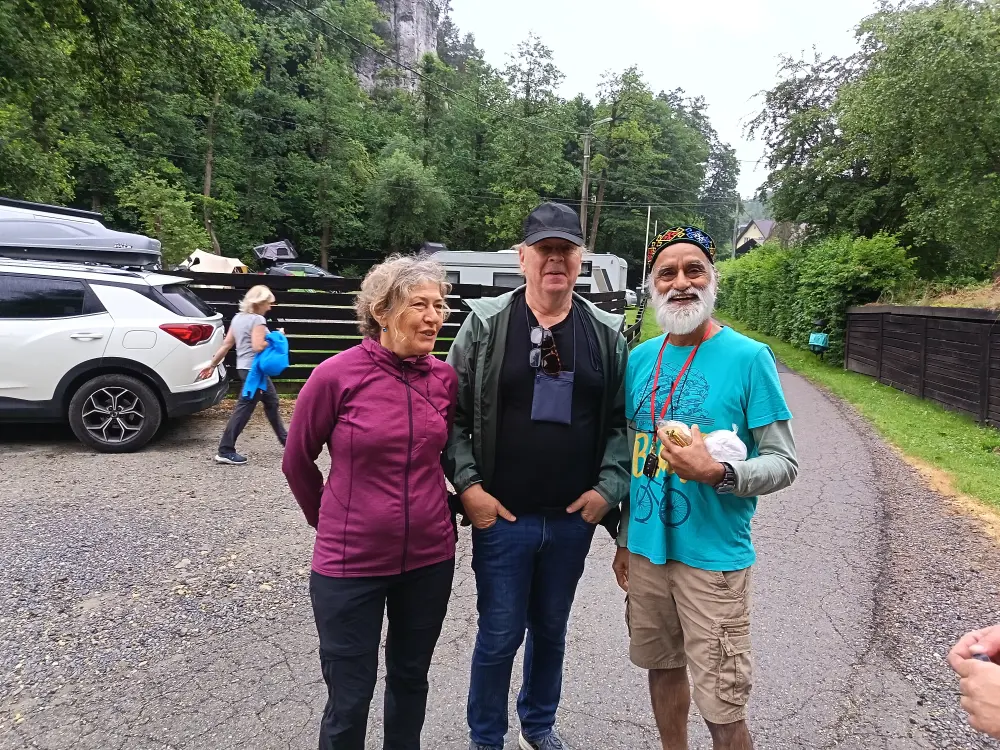 At the Servas bike event, I met nice people.